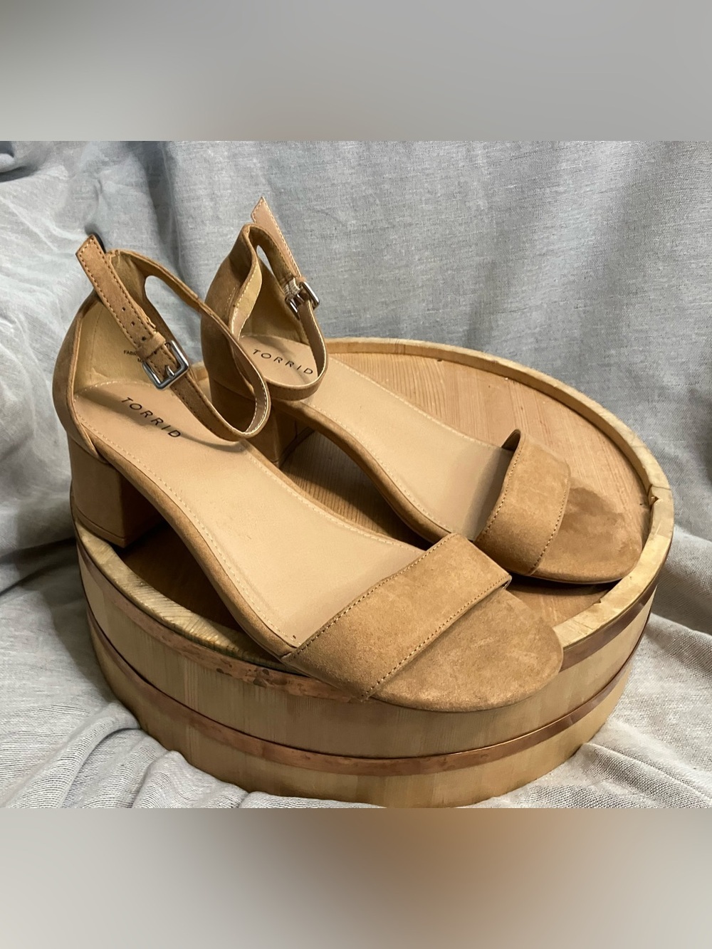 EUC Torrid Beige Nude Block Heel Ankle Strap Sandals Extra Wide Size 10WW